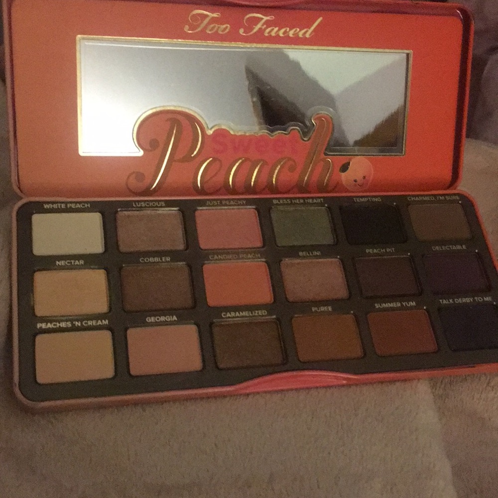 Too faced sweet peach palette